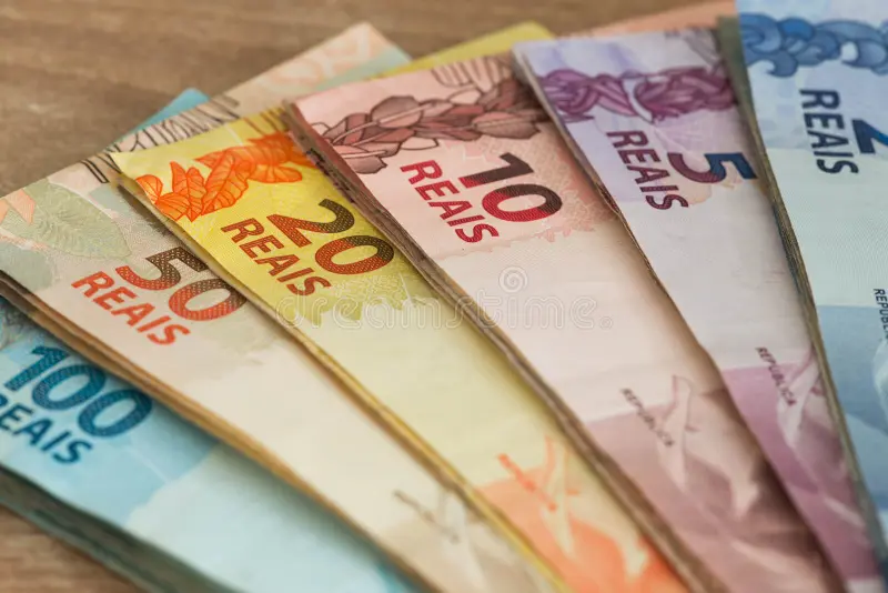 brazil-money-reais-different-nominal-brazilian-money-reais-different-nominal-104874735